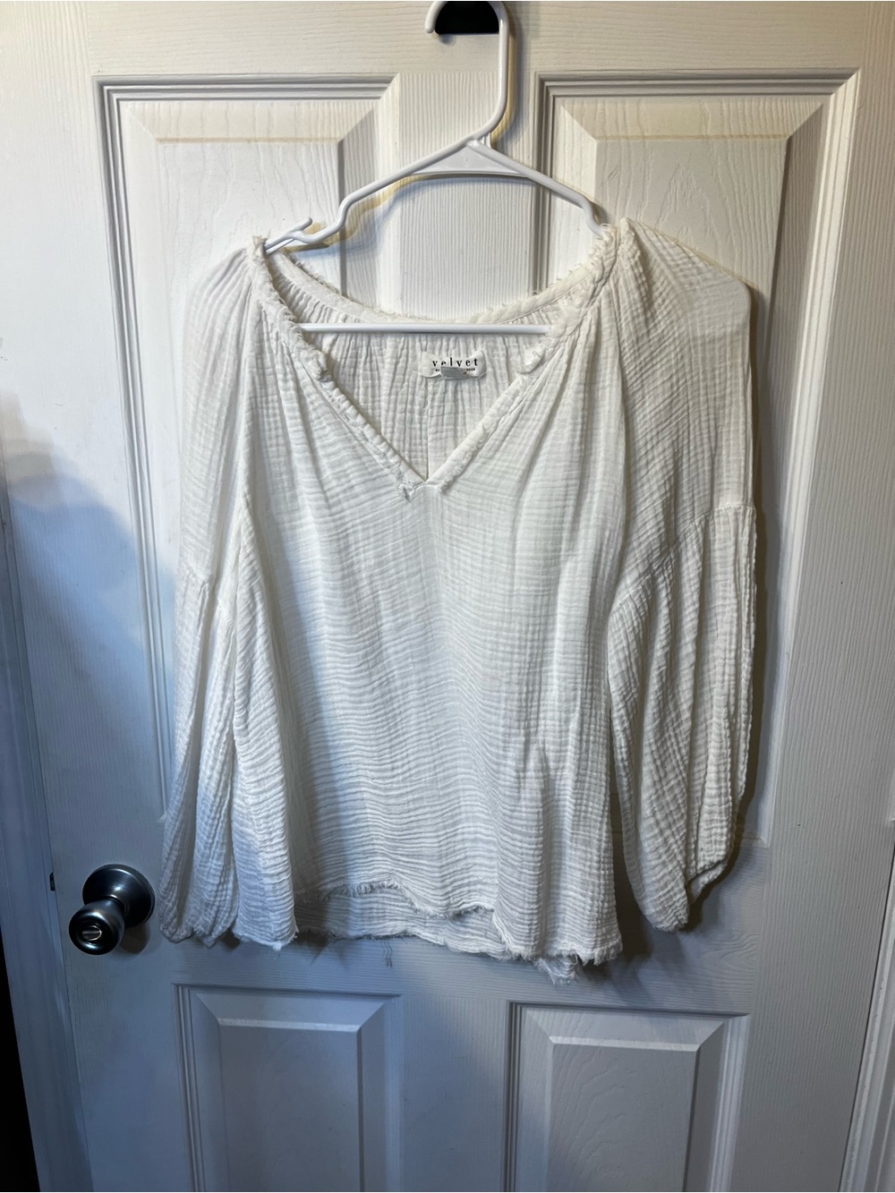 VELVET by Graham & Spencer White Double Gauze Raw Hem Blouse Small
